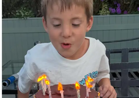 Chicago Couple Gives Their Two Kids the Exact Same “Gift of Time” Birthday Present Every Year